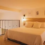 Aviothic Home