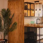 Aviothic Home
